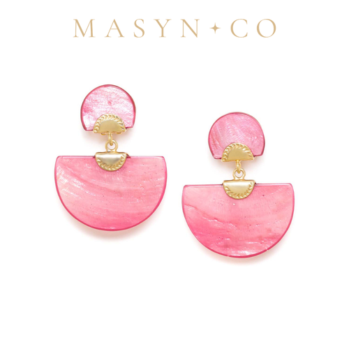 MASYN Parisian Elegance Rena Earrings · Natural Pink Mother-of-Pearl Stud Earrings (Pink)